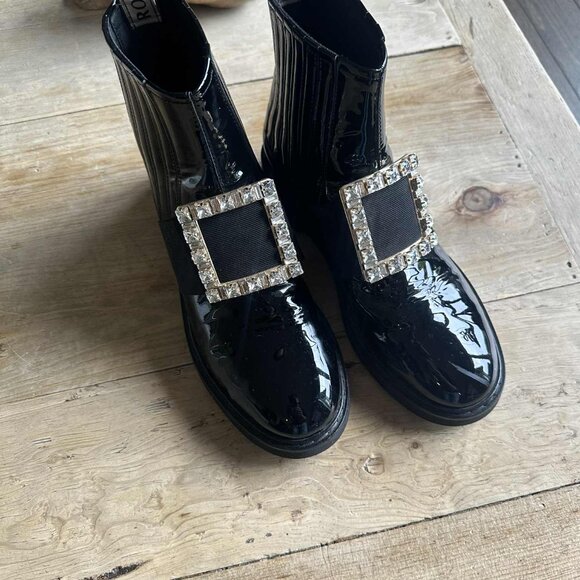 STUNNING ROGER VIVIER LUXURY BLACK PATENT LEATHER CHELSEA BOOTS - SIZE: 39 - Picture 2 of 8